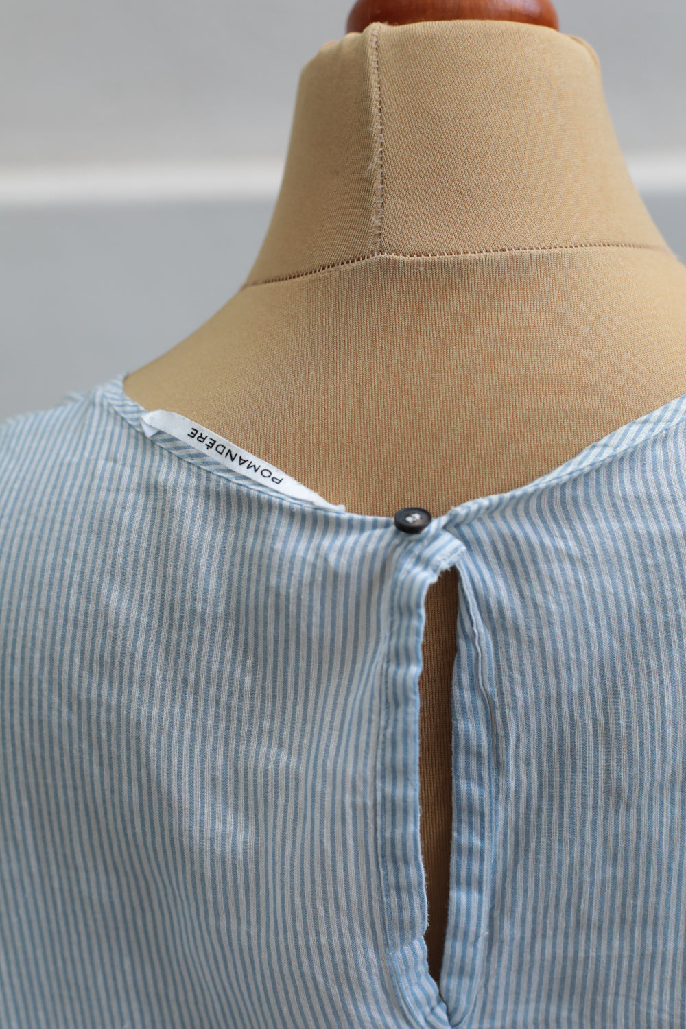 Pomandère Flutter Sleeve Blouse