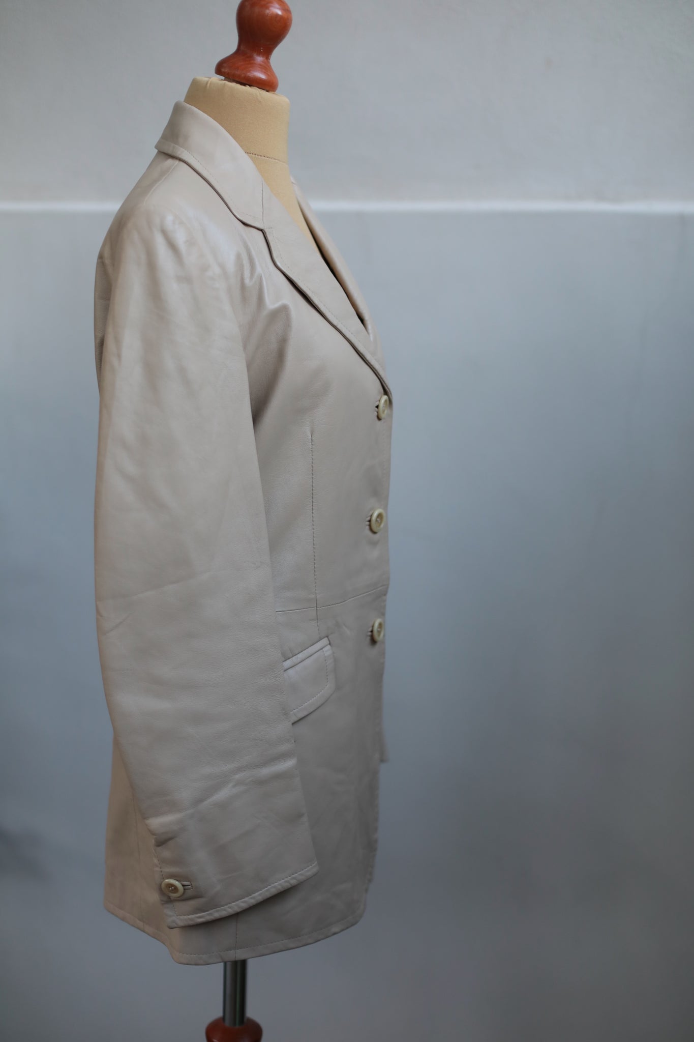 Vintage 90s Cream Leather Jacket
