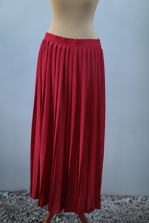 Vintage Rouge Red Plissé Skirt
